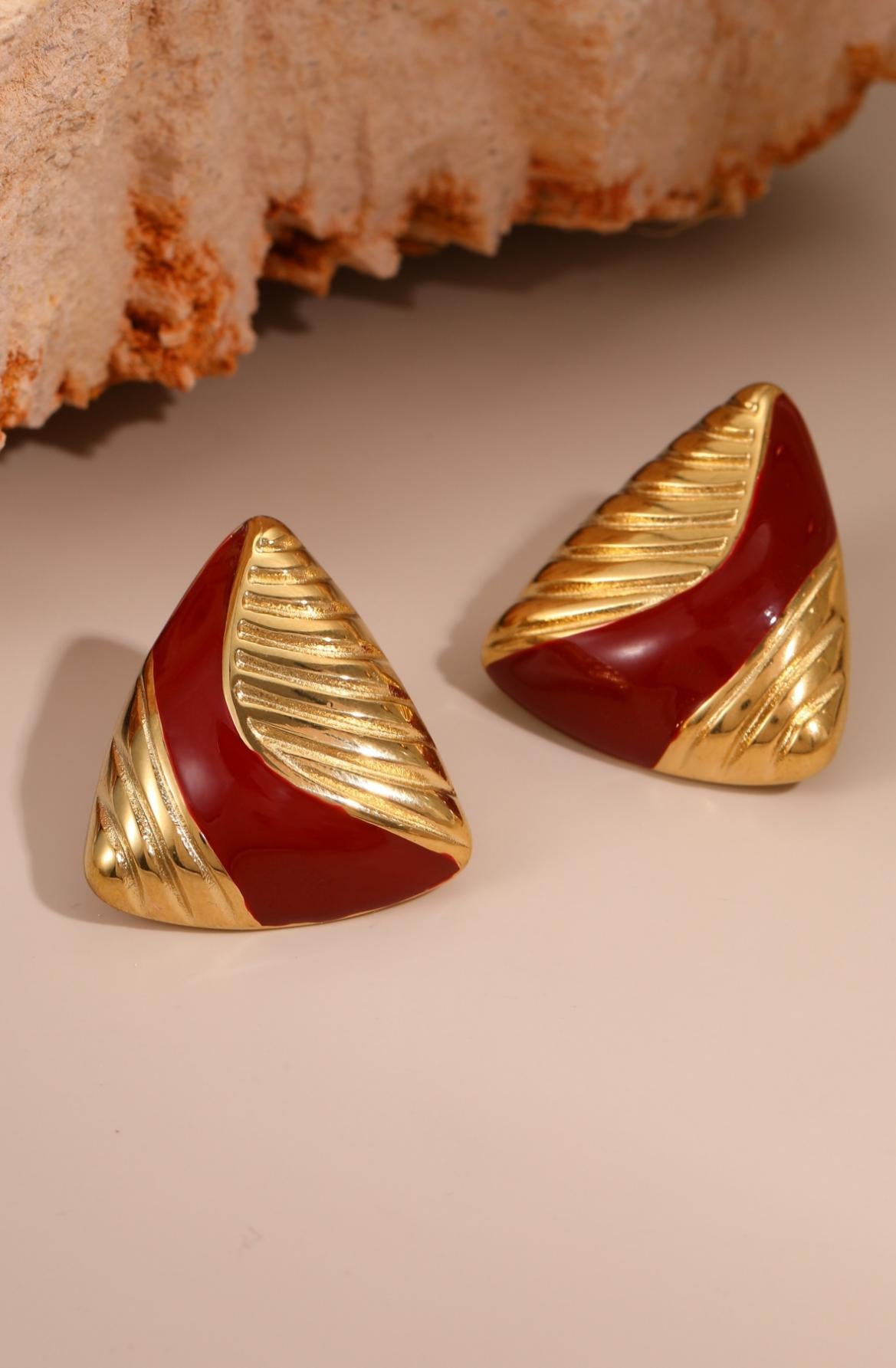 Women's Vintage Gold Textured Enamel Earrings - 80s Retro Fashion Stud Earrings