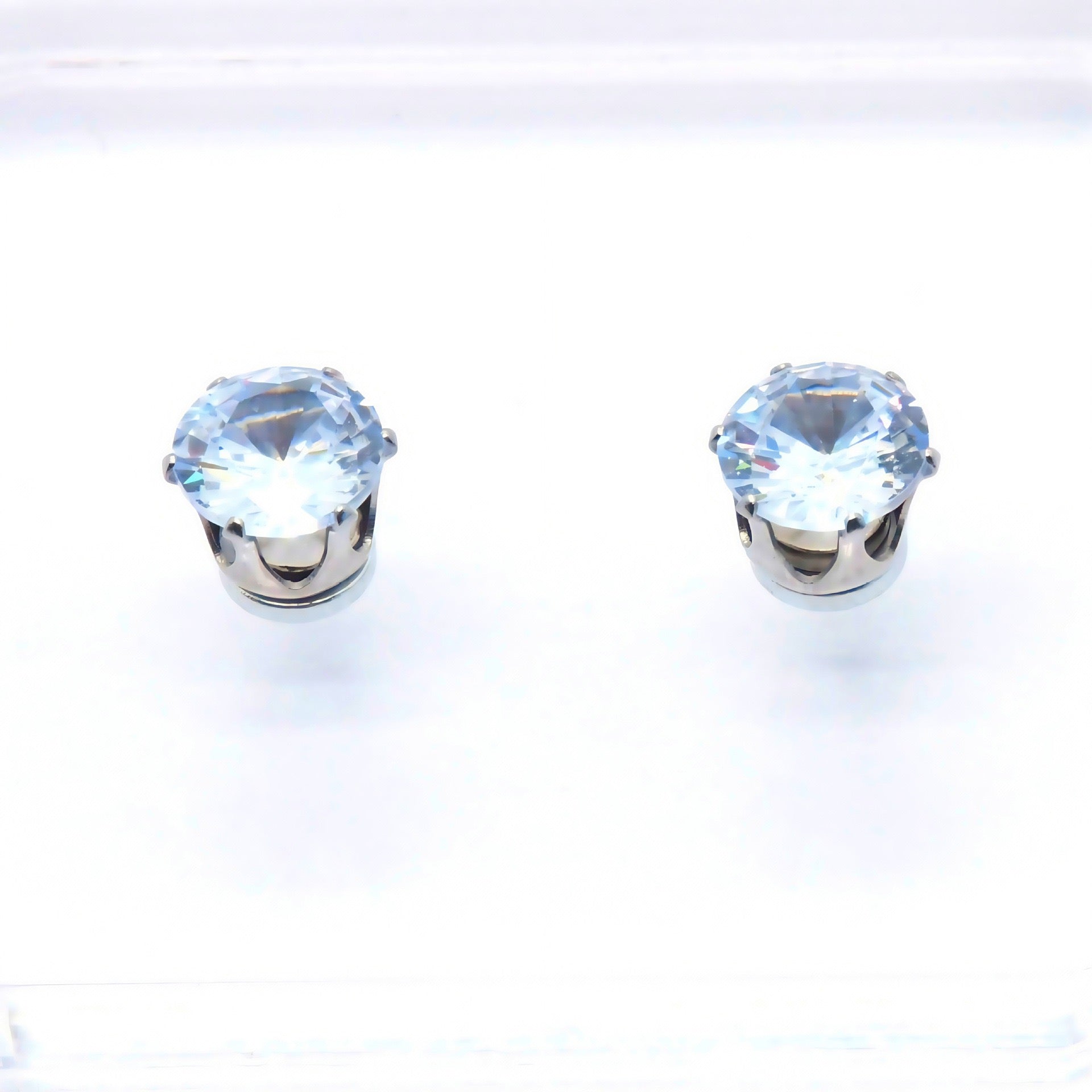 Sparkly Magnetic CZ Ear Clips for Women - Non-Piercing Clip-On Earrings, Hypoallergenic Zircon Stud Ear Cuff, Gift for Women